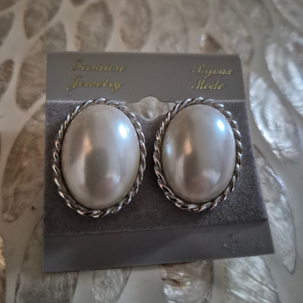 Vintage Faux Pearl Earrings Oval Silver Tone Fashion Jewelry